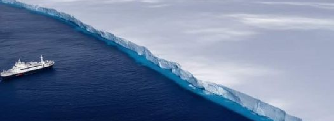 Un énorme iceberg se déplace dans l’océan Atlantique Sud. (Photo : Andrew Miller, North Stu-dios, via X.) Un énorme iceberg se déplace dans l’océan Atlantique Sud. (Photo : Andrew Miller, North Stu-dios, via X.)