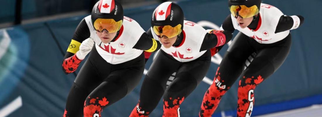 Les patineuses de vitesse canadiennes concourent pour l’or dans l’épreuve de poursuite par équipe aux Jeux olympiques d’hiver. (Photo tirée de la page Facebook de CBC Olympics.)