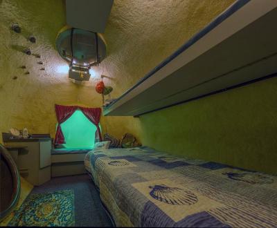 À l’intérieur du Jules Verne Undersea Lodge. À l’intérieur du Jules Verne Undersea Lodge.