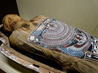 Momie égyptienne datant de 300 avant notre ère. (Mary Harrsch via Wikimedia Commons : https://commons.wikimedia.org/w/index.php?curid=93813677) 