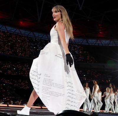 Taylor Swift sur scène à Toronto, alors que la tournée Eras tire à sa fin. (Photo : The Eras Tour via X.) Taylor Swift sur scène à Toronto, alors que la tournée Eras tire à sa fin. (Photo : The Eras Tour via X.)