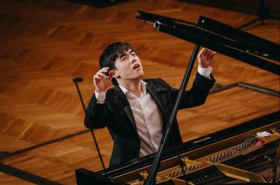 Kevin Chen joue lors du Concours de piano Chopin. (Photo tirée de la page Facebook du Fryderyk Chopin Institute.)