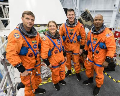 L’équipage d’Artemis II, de gauche à droite : Reid Wiseman, Christina Koch, Jeremy Hansen et Victor Glover. (Photo : NASA/David DeHoyos.)