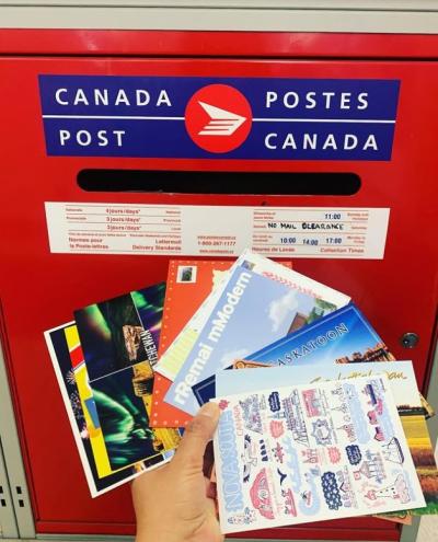 Envoyer et recevoir du courrier fait le bonheur des adhérents des clubs de courrier postal. (Photo tirée de la page Instagram de snailmailcanada.)