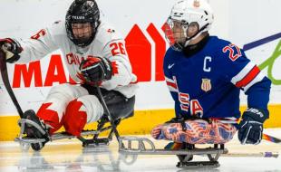 Le parahockey sur glace fait partie des six sports qui seront pratiqués aux Jeux paralympiques de 2026.